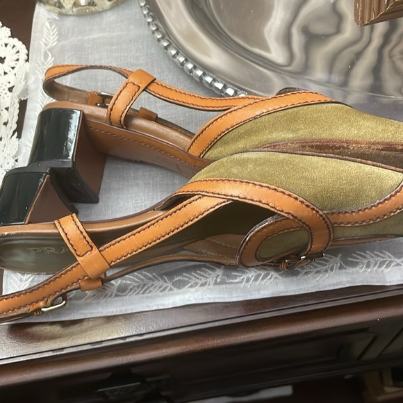 Vintage Prada Sling Back Tan and Olive Size 37 1/2 - Picture 10 of 11